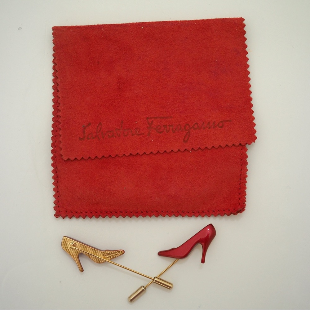 FERRAGAMO Stilleto stick pin brooch red gold tone